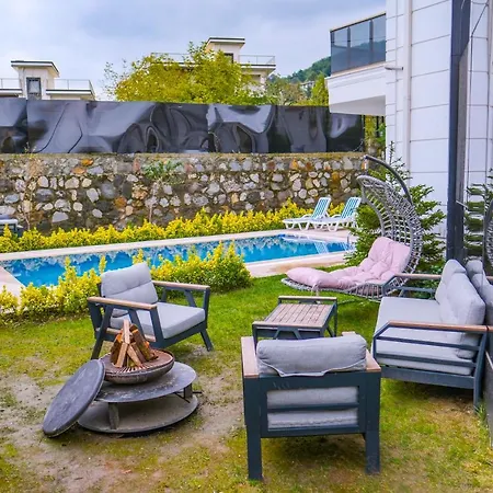 Calm In 빌라 사판자